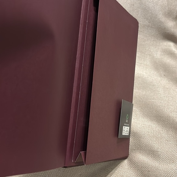 Pantone Official Cherry Laquer Journal - Picture 5 of 6